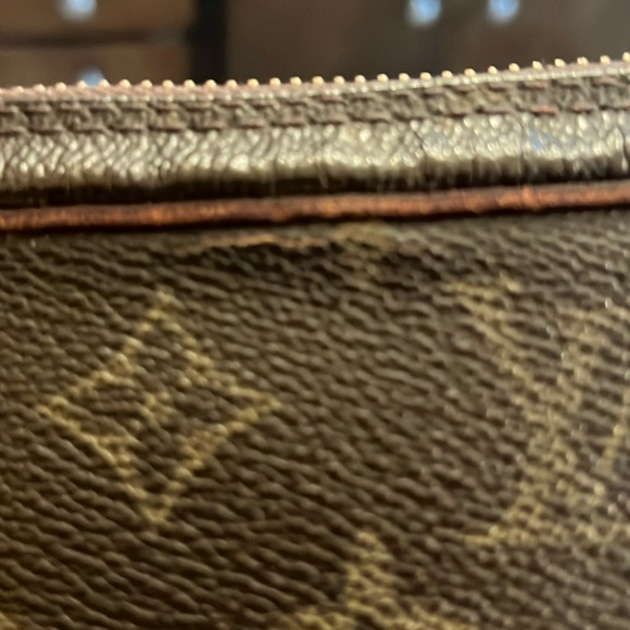 Vintage Louis Vuitton monogram wristlet w/ free LV shopping bag - Picture 14 of 16